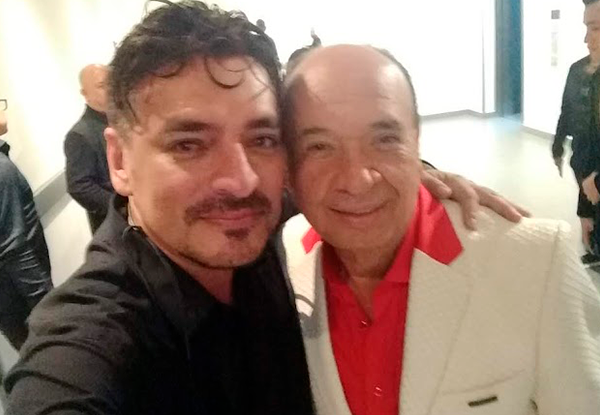Julio César Uribe con artistas y en eventos de la industria musical