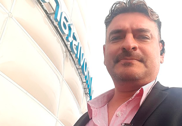 Julio César Uribe con artistas y en eventos de la industria musical
