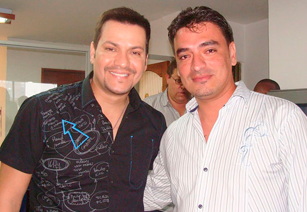Julio César Uribe con artistas y en eventos de la industria musical