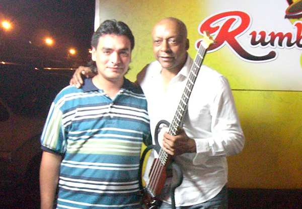 Julio César Uribe con artistas y en eventos de la industria musical